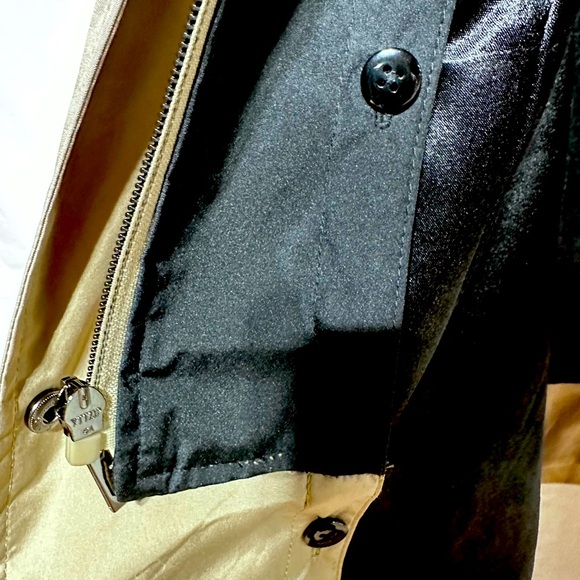 DONATELLA Women’s Coat - Picture 7 of 7